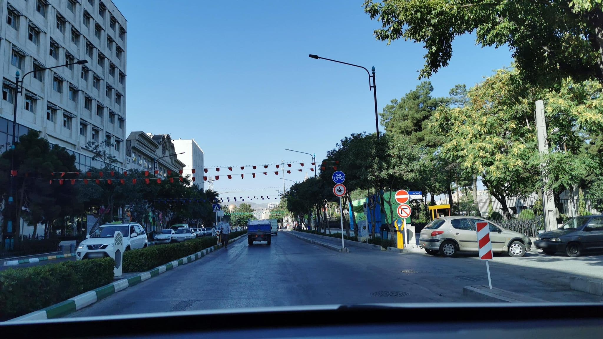 Street view near Azadi Hotel | هتل آزادی, Mashhad — © kesler (CC BY-SA · Mapillary)