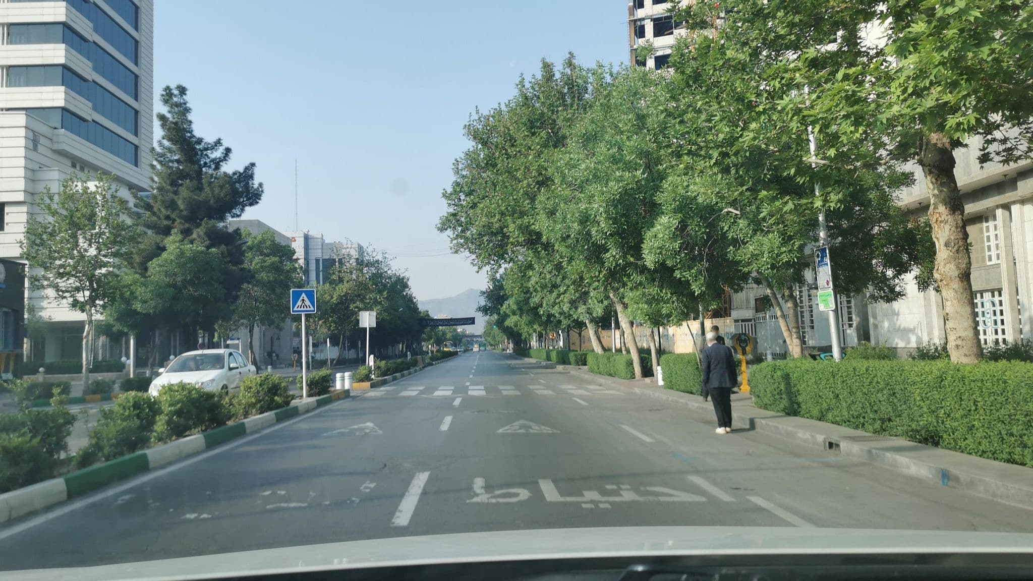 Street view near Hotel Yas | هتل یاس, Mashhad — © kesler (CC BY-SA · Mapillary)
