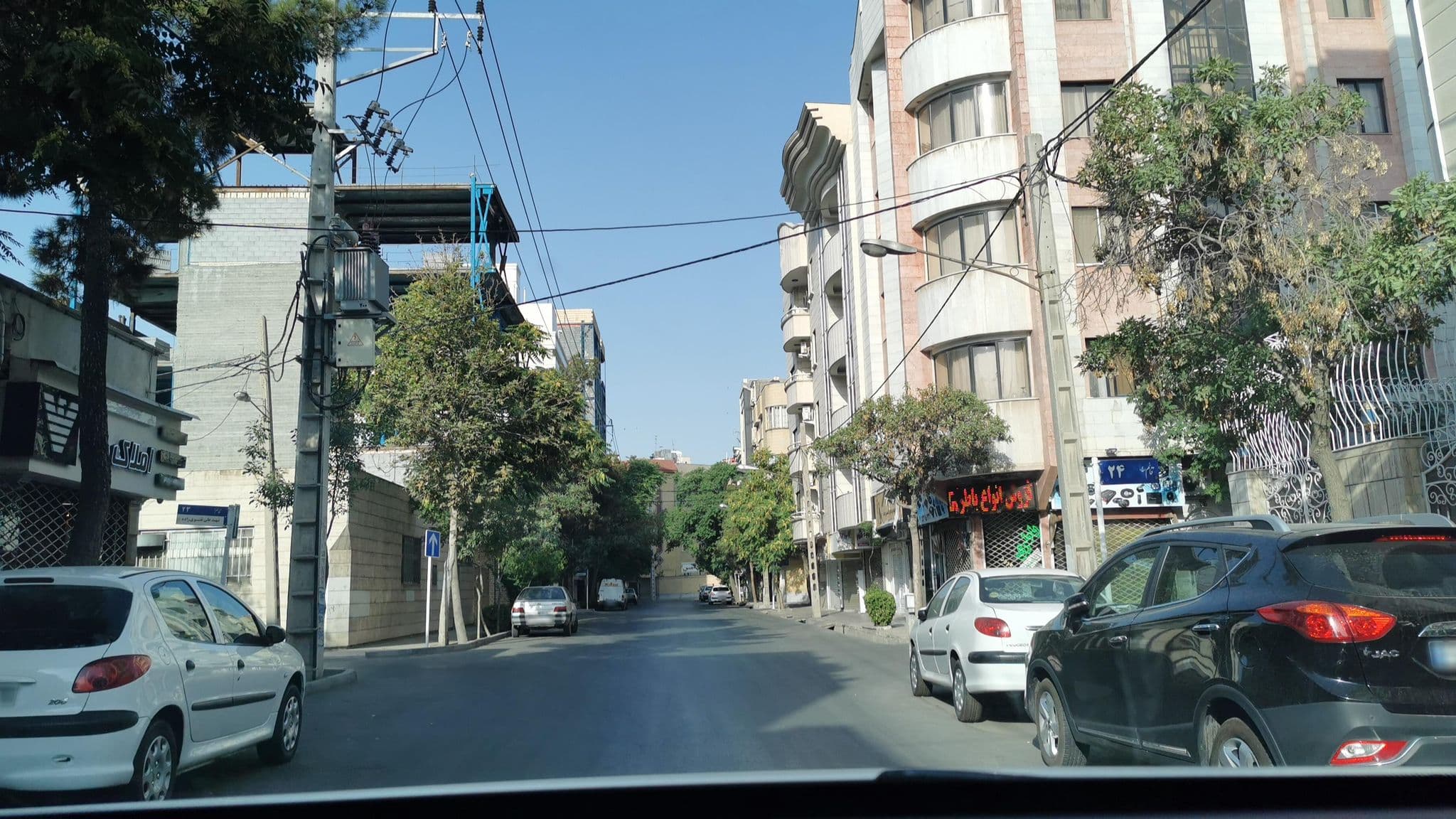 Street view near hotel gods fard |هتل قدس فرد, Mashhad — © kesler (CC BY-SA · Mapillary)