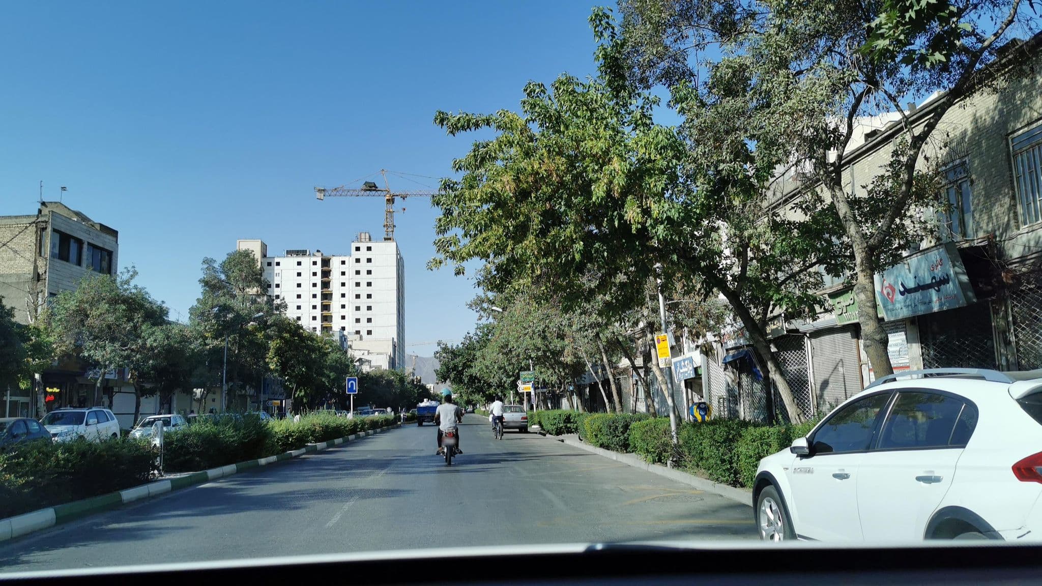Street view near Apadana Hotel | هتل آپادانا, Mashhad — © kesler (CC BY-SA · Mapillary)