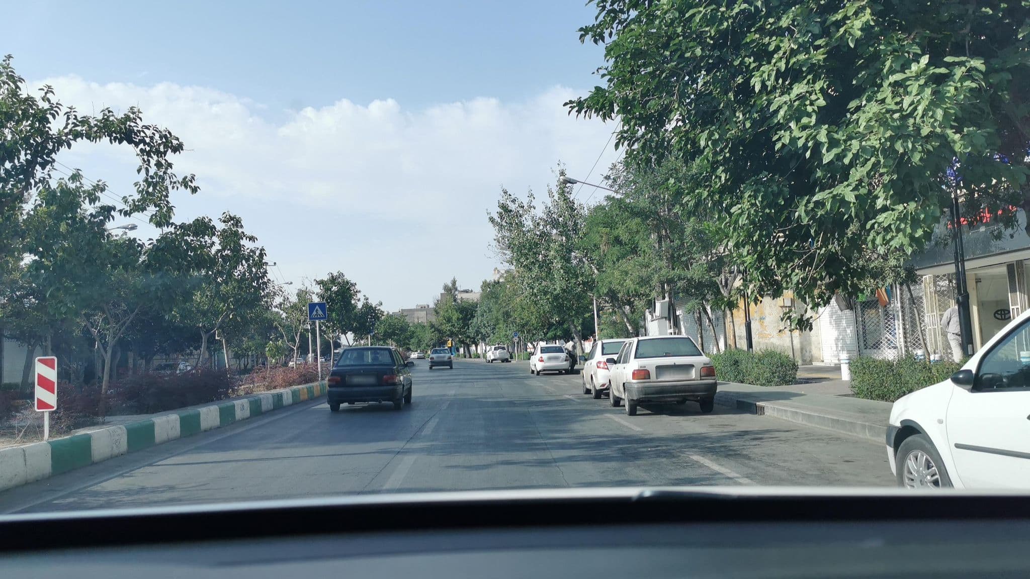 Street view near Mohammadiyeh 'S Hotel | هتل و مجتمع سوئيت محمديه, Mashhad — © kesler (CC BY-SA · Mapillary)