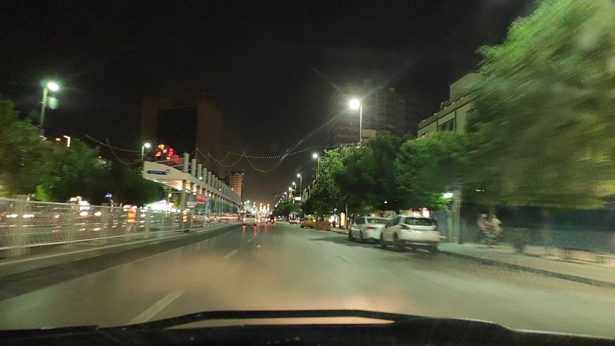 Street view near Qasr Hotel | هتل قصر, Mashhad — © hota (CC BY-SA · Mapillary)
