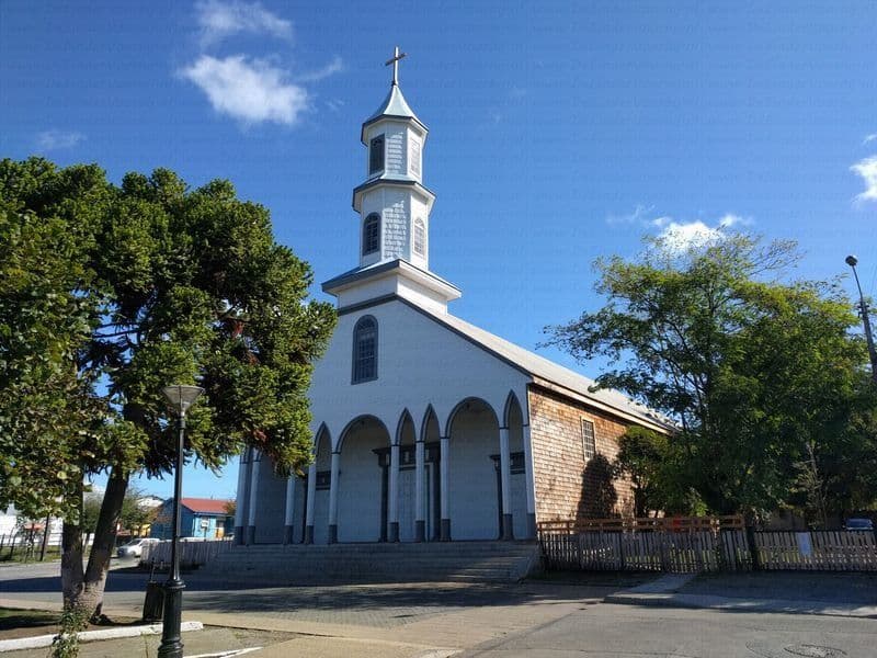 Street view near Hostal y Flores Mary, Dalcahue — © janvanbekkum (CC BY-SA · Mapillary)