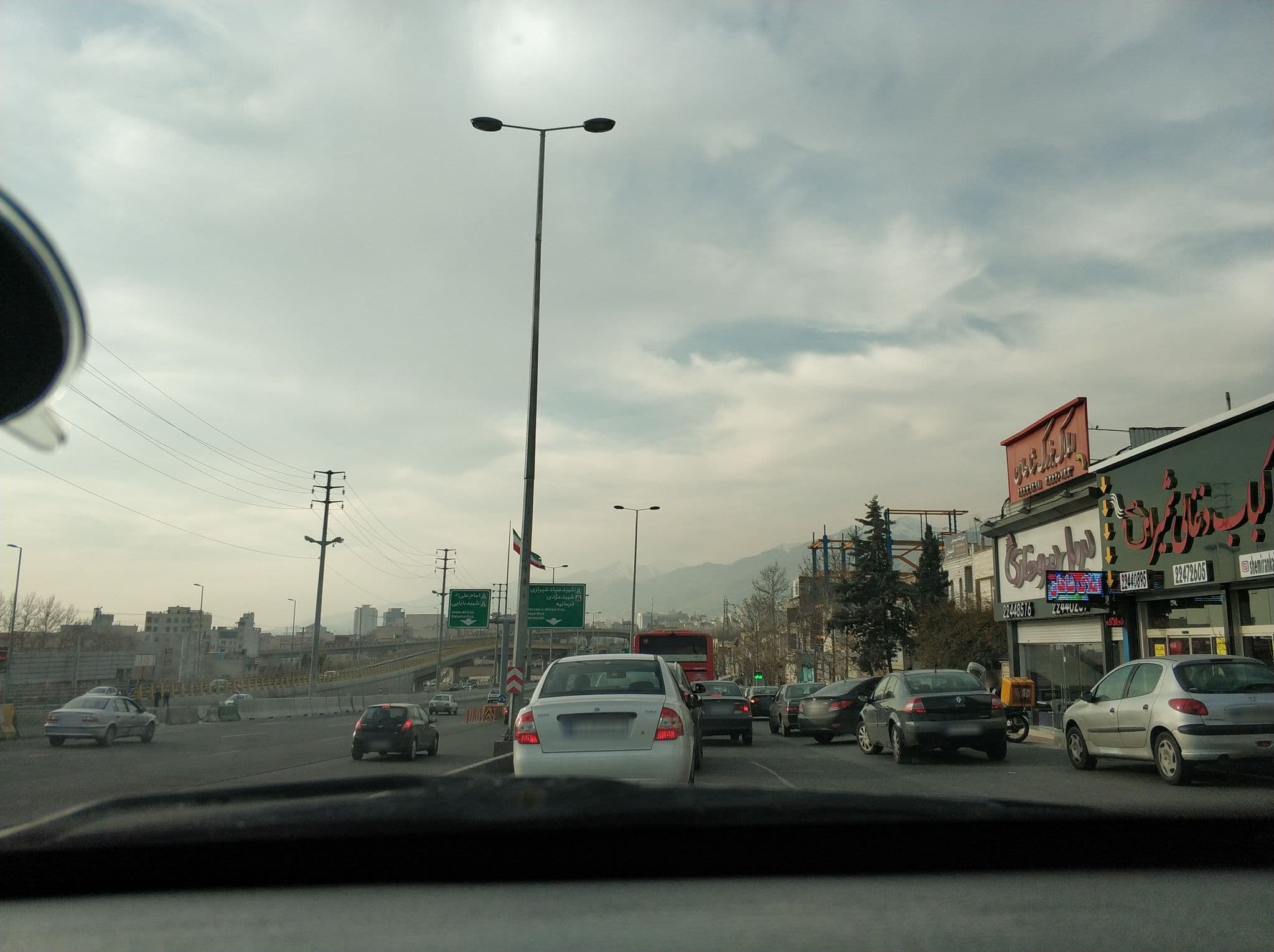 Street view near طباخي لوكس شميران, Tajrīsh — © hota (CC BY-SA · Mapillary)