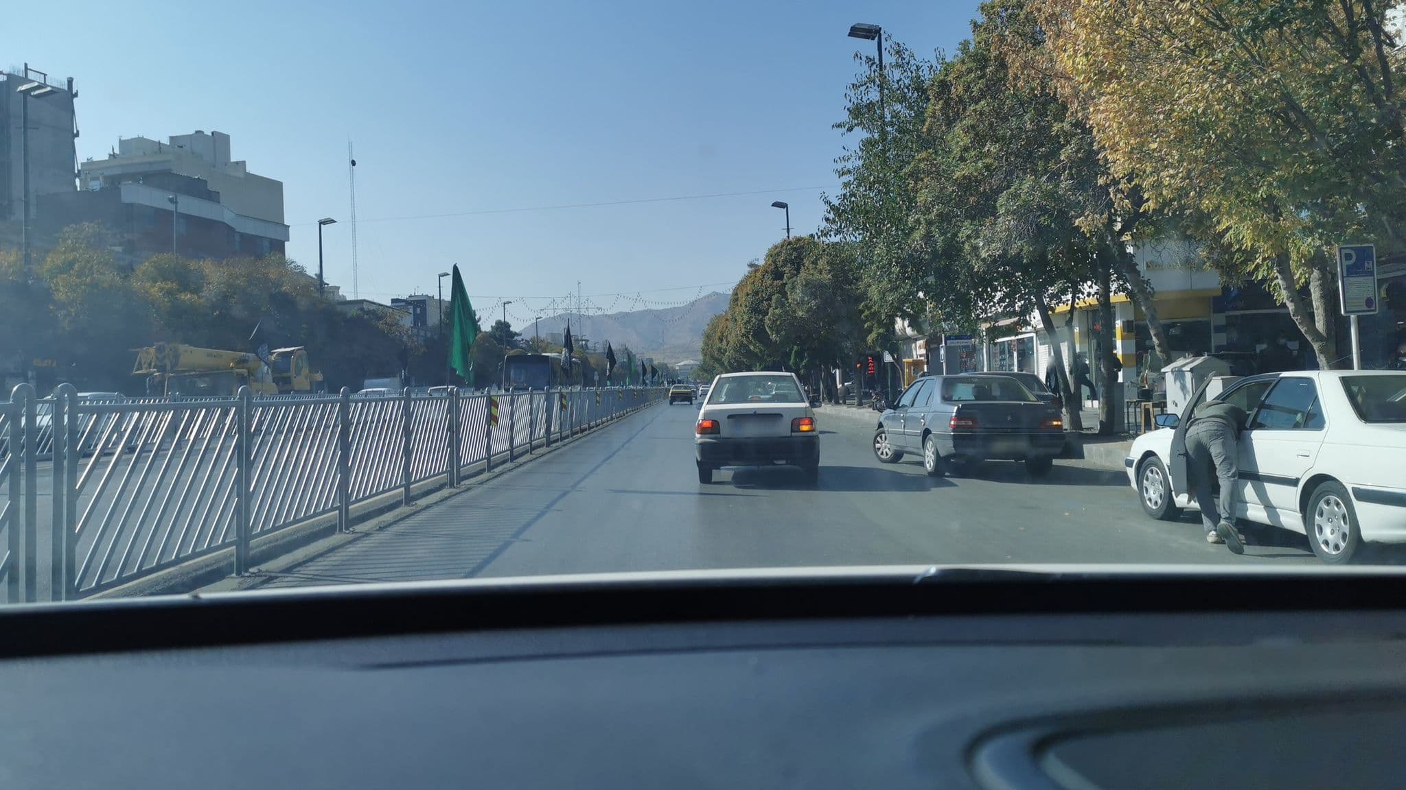 Street view near هتل افرا مشهد, Mashhad — © kesler (CC BY-SA · Mapillary)