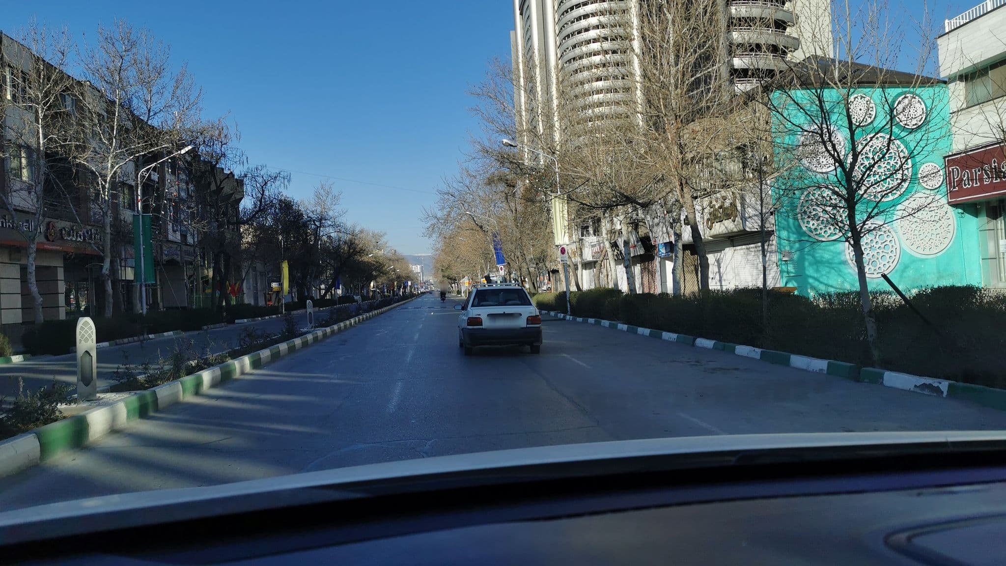 Street view near هتل شیراز, Mashhad — © kesler (CC BY-SA · Mapillary)