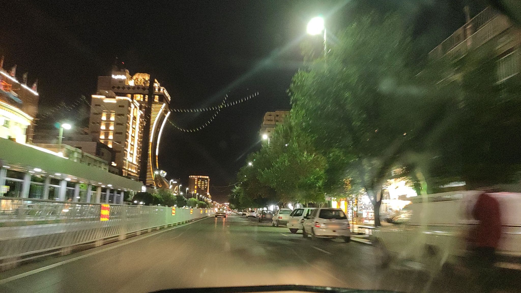 Street view near هتل آپارتمان سجاد, Mashhad — © hota (CC BY-SA · Mapillary)
