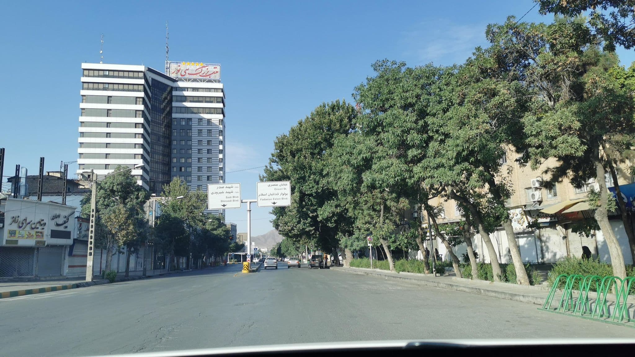 Street view near هتل حجت, Mashhad — © kesler (CC BY-SA · Mapillary)