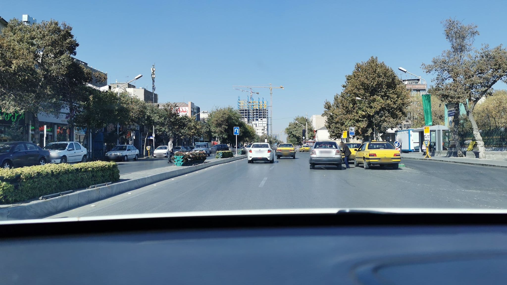 Street view near اتاق ۱۱۱۶ هتل قصر طلایی, Mashhad — © kesler (CC BY-SA · Mapillary)