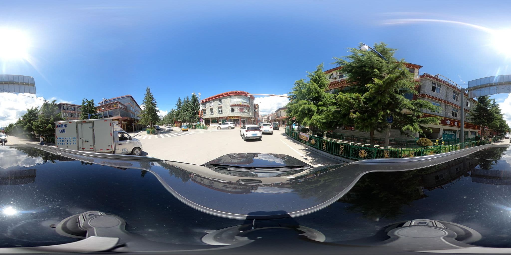 Street view near 香雪緣, Shangri-La — © adirricor (CC BY-SA · Mapillary)