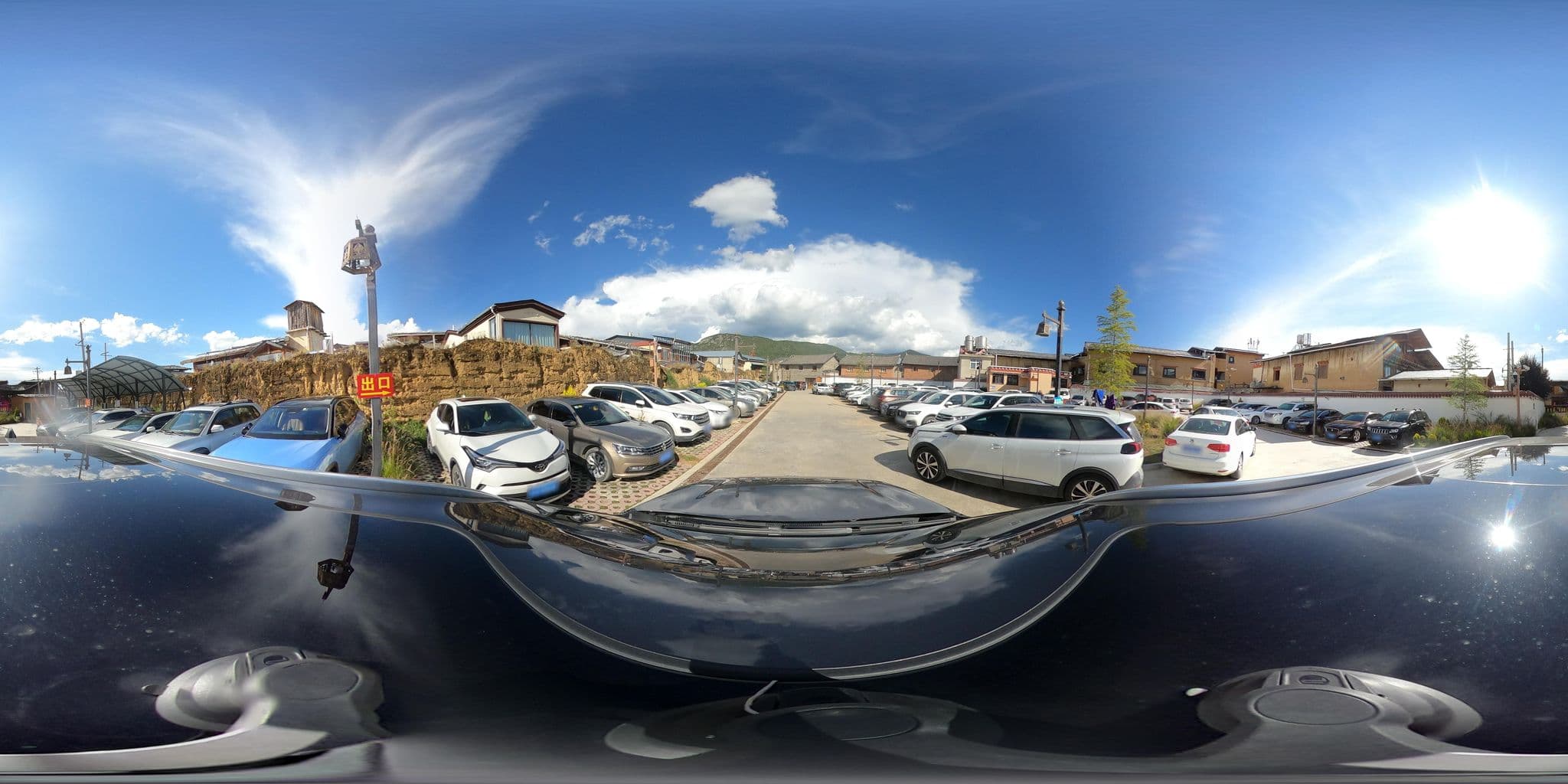 Street view near 昆仑堂 Kunlun Resort, Shangri-La — © adirricor (CC BY-SA · Mapillary)