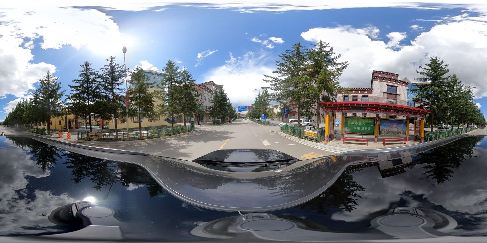 Street view near 民贸商务酒店, Shangri-La — © adirricor (CC BY-SA · Mapillary)