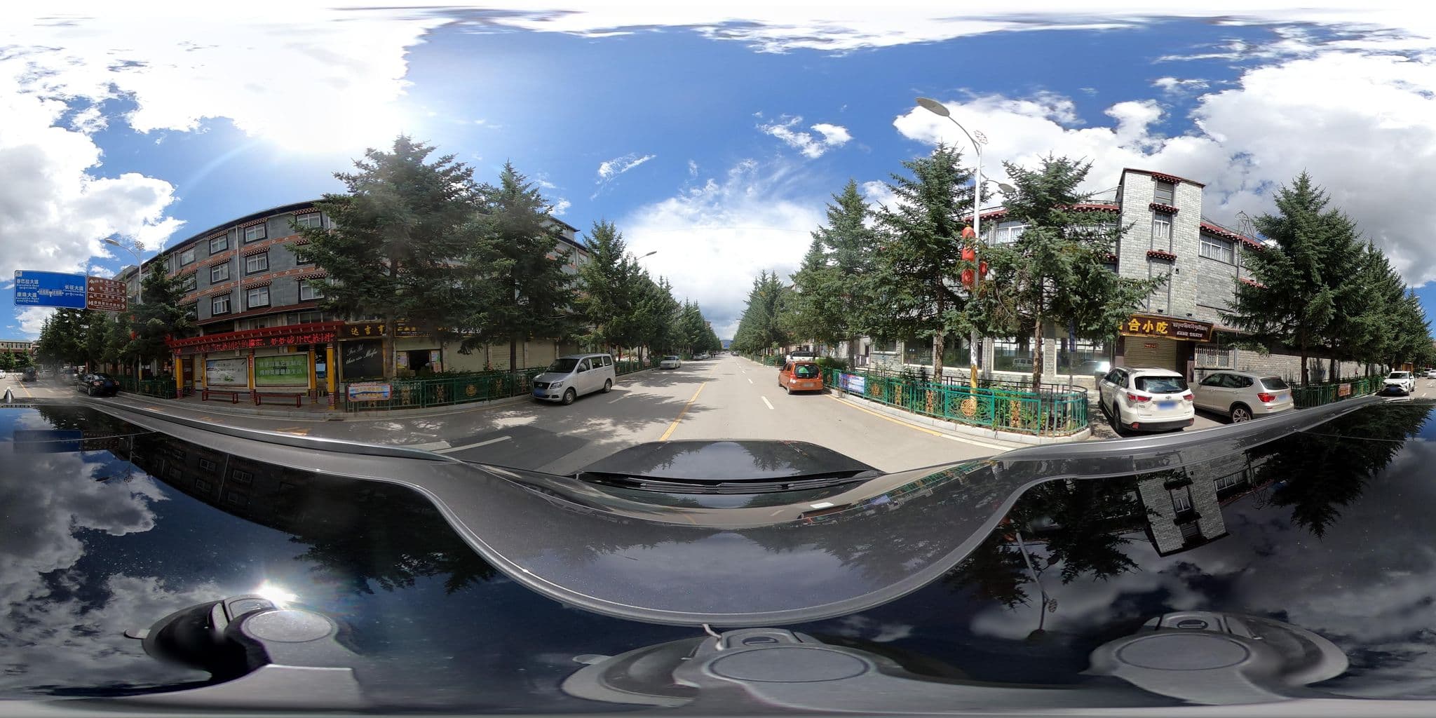Street view near Shangri-La Old Town Hotel, Shangri-La — © adirricor (CC BY-SA · Mapillary)