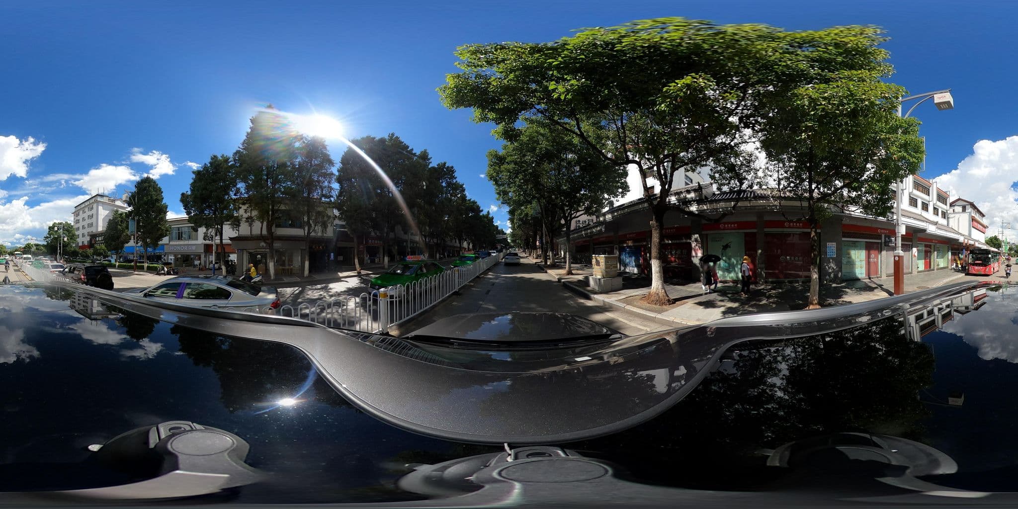 Street view near 废弃丽江芸尚爱莲说精品客栈, Lijiang — © adirricor (CC BY-SA · Mapillary)