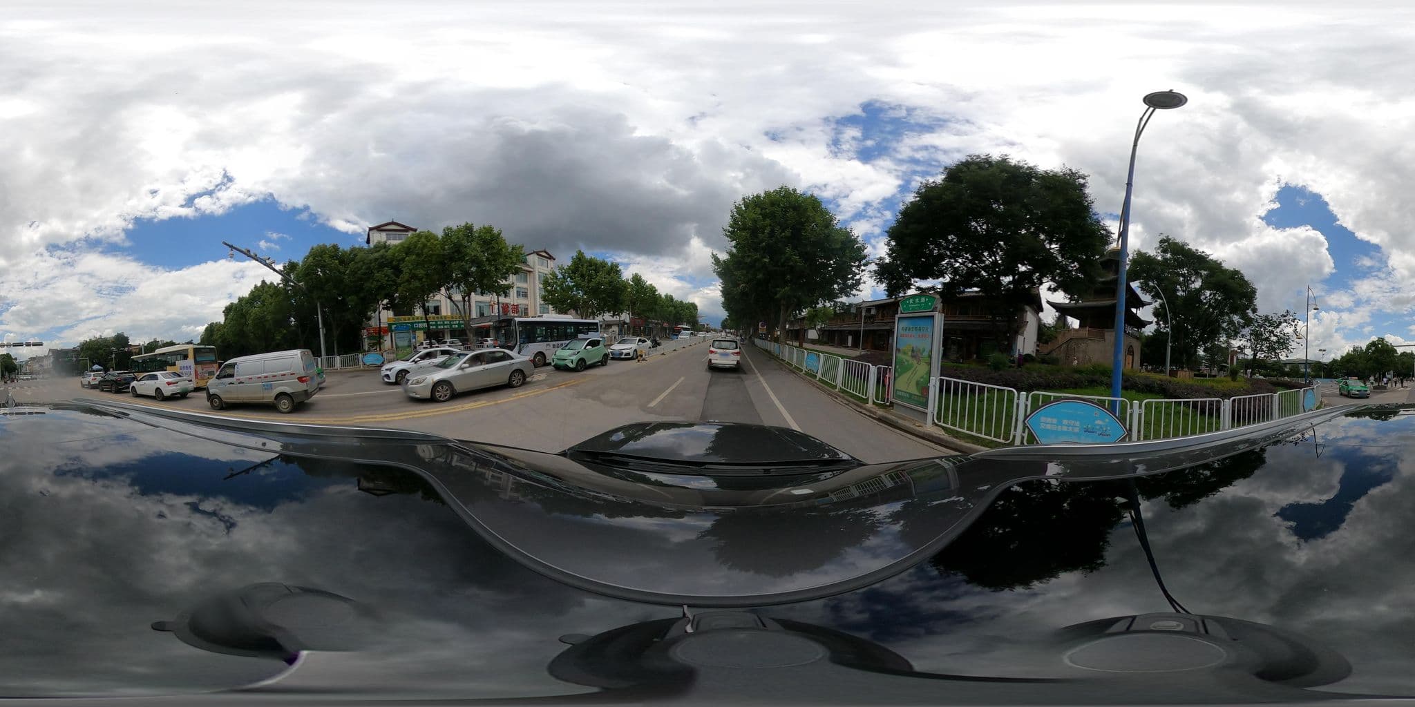 Street view near 丽江古城你在哪里连锁-木府店, Lijiang — © adirricor (CC BY-SA · Mapillary)