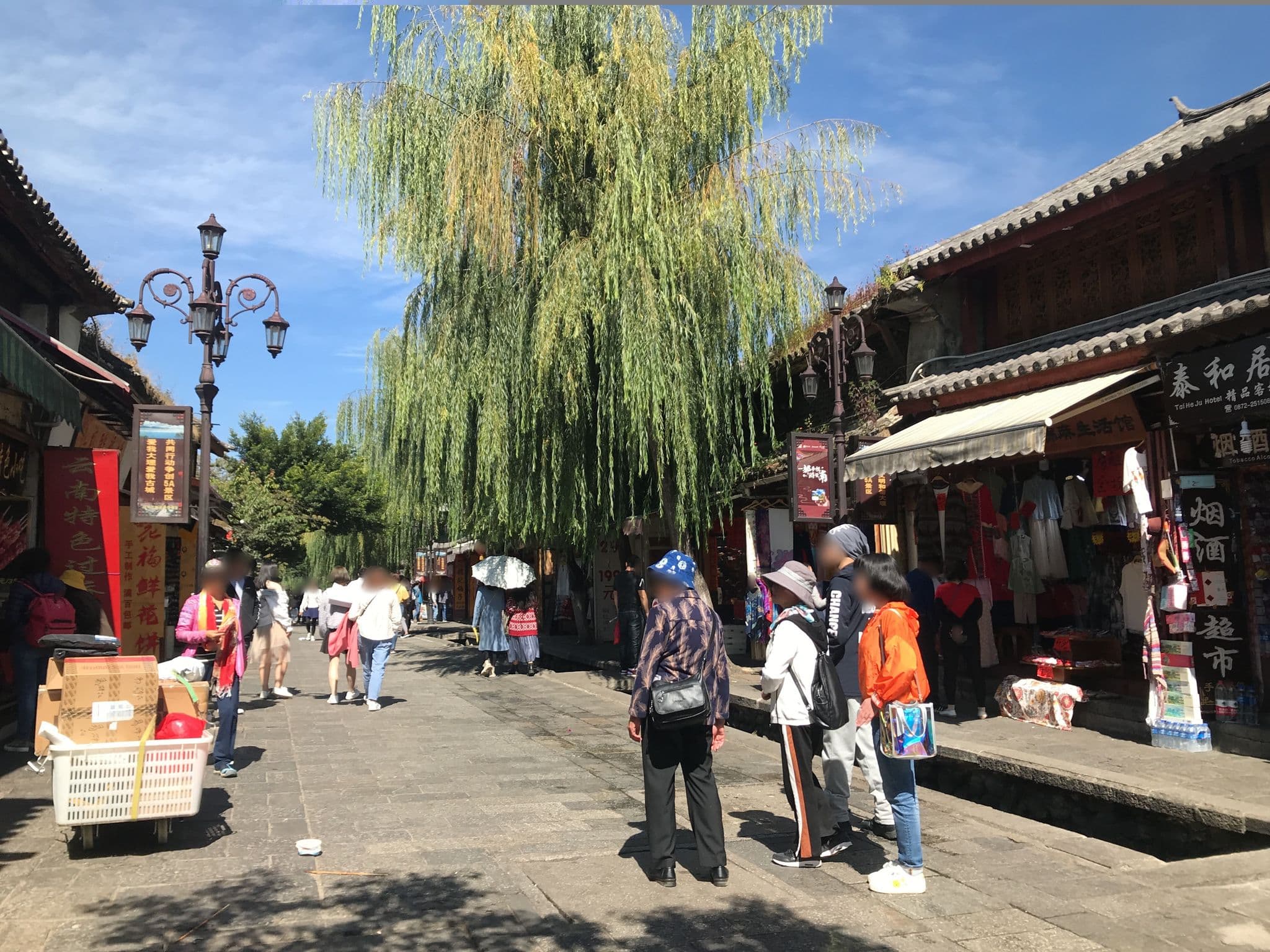 Street view near Fairyland Hotel 2, Dali Old Town — © tao (CC BY-SA · Mapillary)