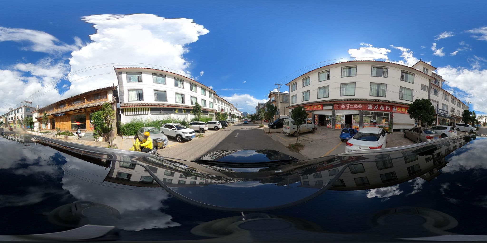 Street view near 丽江束河曼佗罗精品客栈, Lijiang — © adirricor (CC BY-SA · Mapillary)