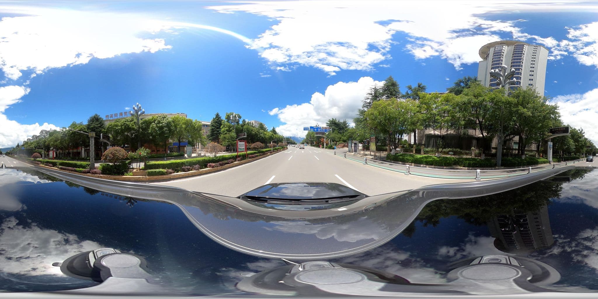 Street view near 官房大酒店 Guanfang Hotel Lijiang, Lijiang — © adirricor (CC BY-SA · Mapillary)
