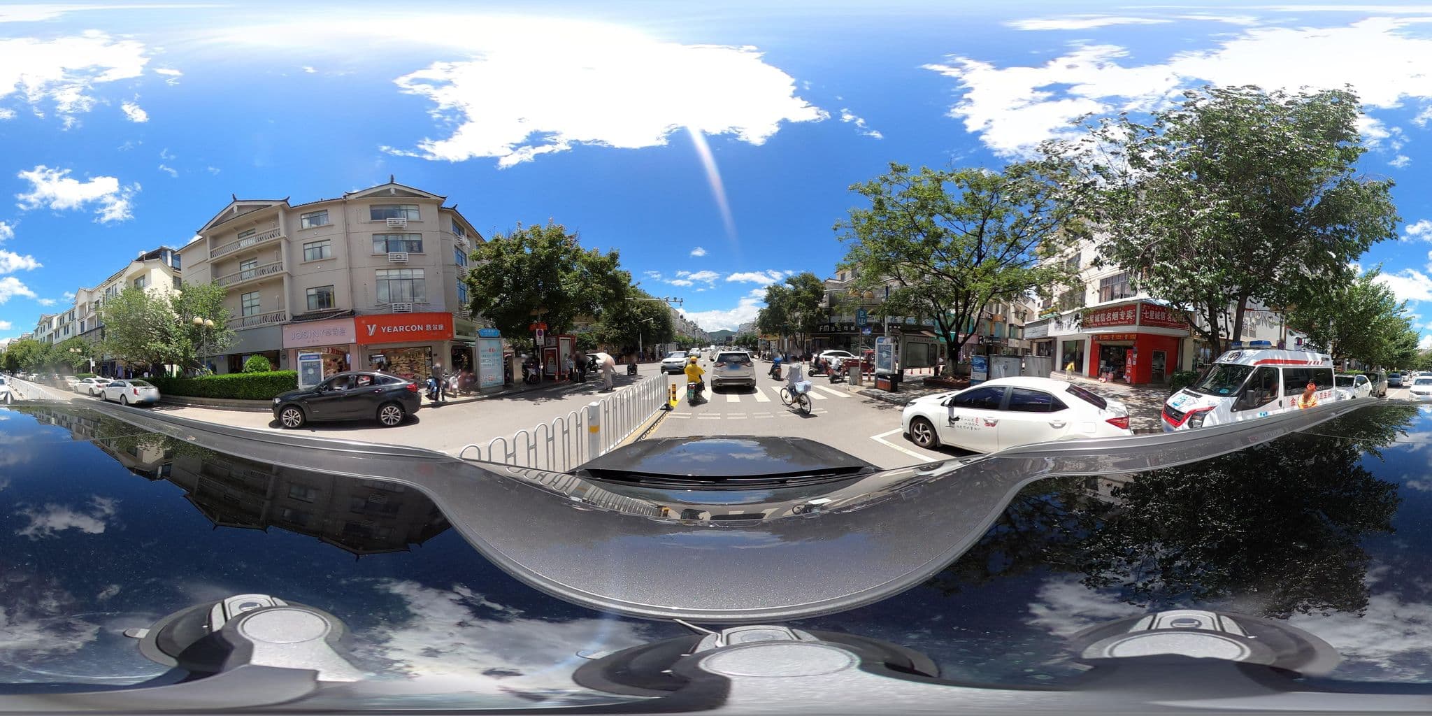 Street view near 新江源酒店, Lijiang — © adirricor (CC BY-SA · Mapillary)