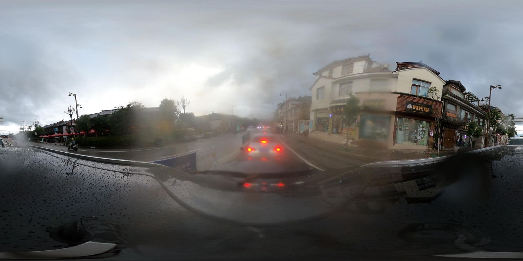 Street view near 丽江童话精品客栈古往今来店, Lijiang — © adirricor (CC BY-SA · Mapillary)