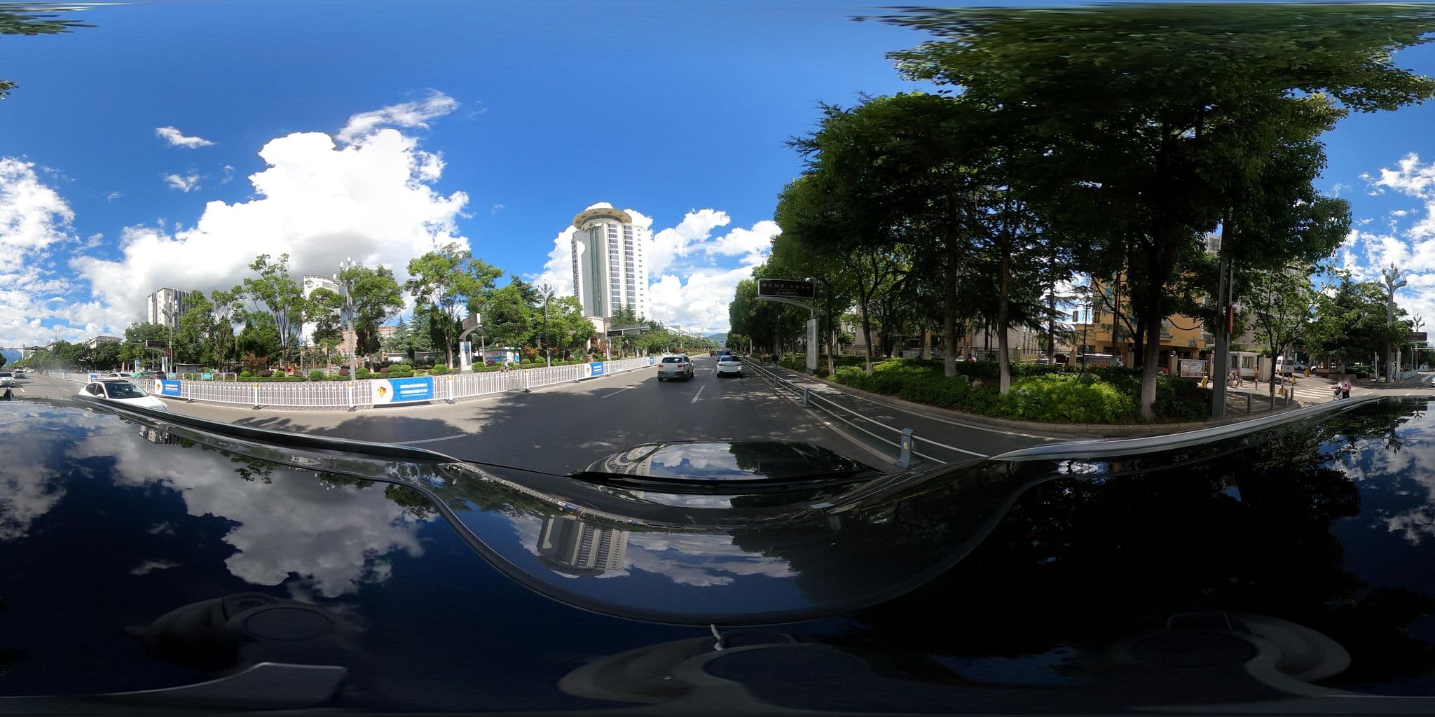 Street view near 海丽酒店 Haili Hotel, Lijiang — © adirricor (CC BY-SA · Mapillary)