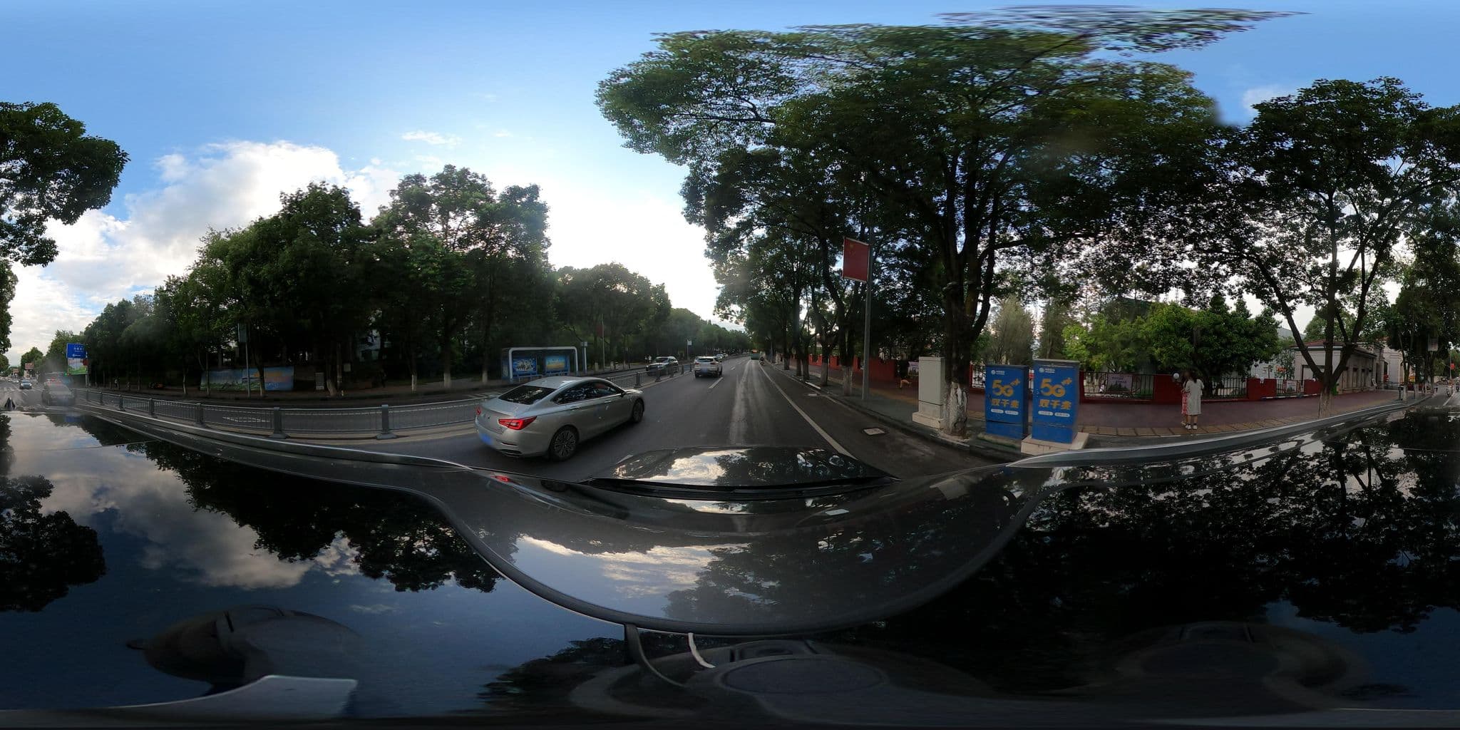 Street view near 邛海宾馆, Xichang — © adirricor (CC BY-SA · Mapillary)