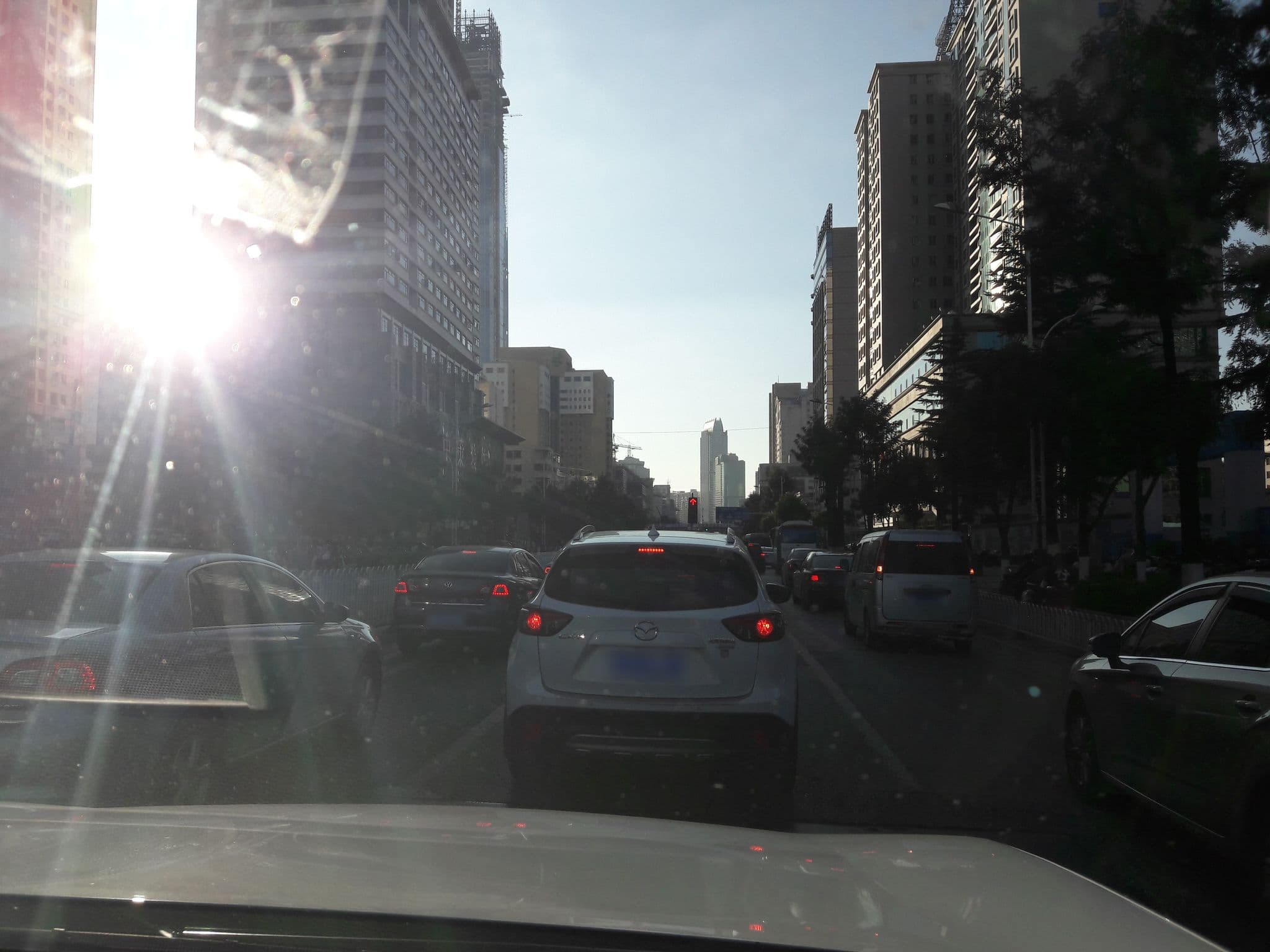 Street view near Camellia Hotel Kunming, Kunming — © iang (CC BY-SA · Mapillary)