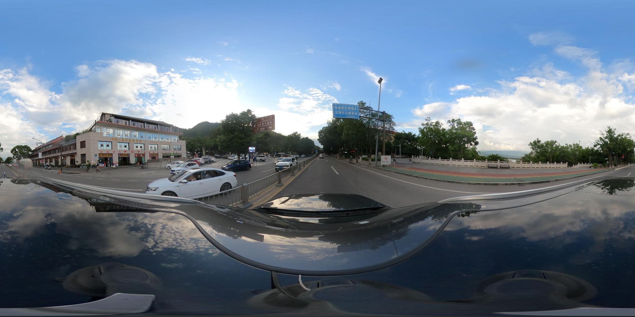 Street view near 月色小镇, Xichang — © adirricor (CC BY-SA · Mapillary)