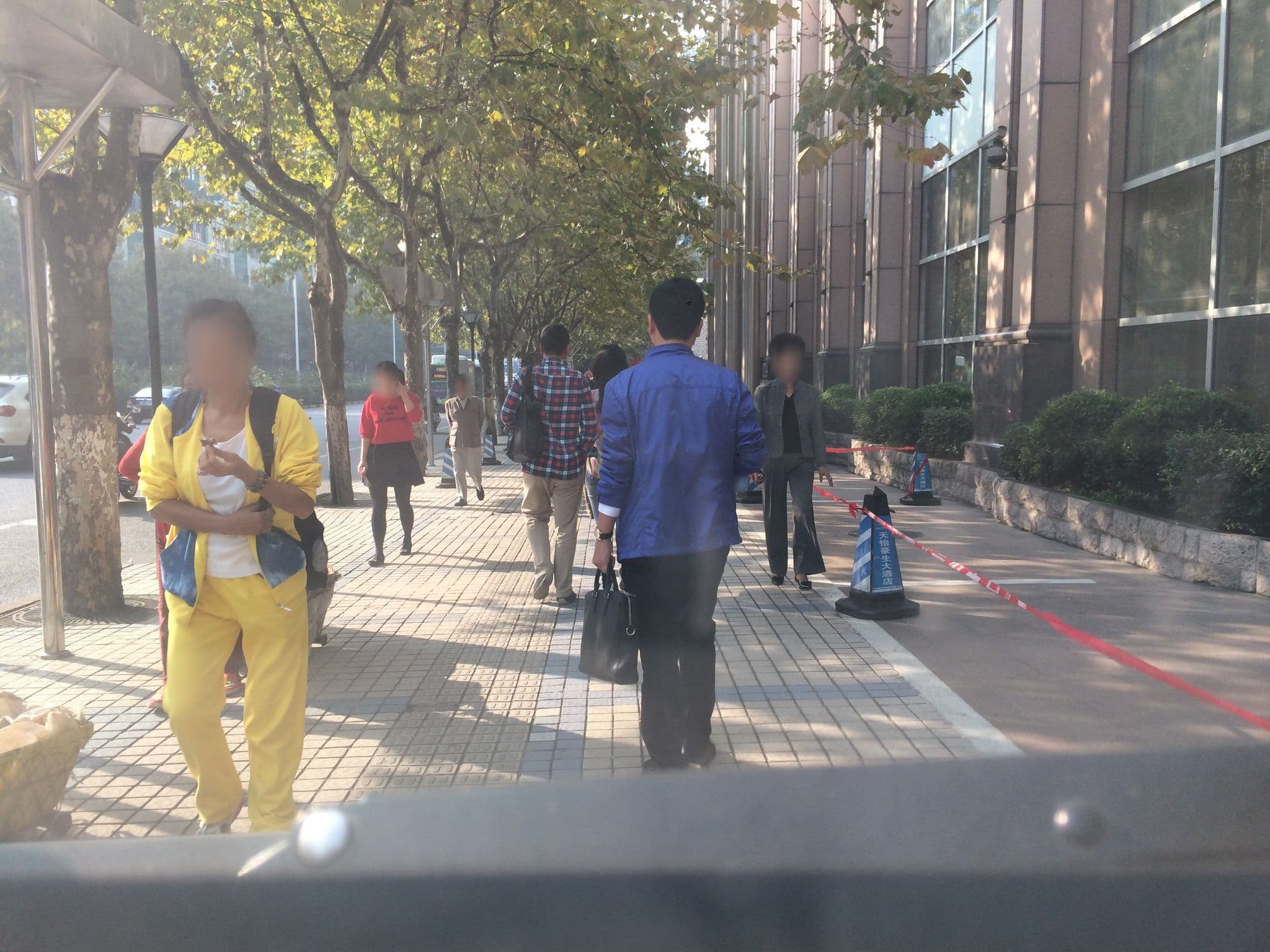 Street view near 天怡豪生大酒店, Guiyang — © jeepney (CC BY-SA · Mapillary)