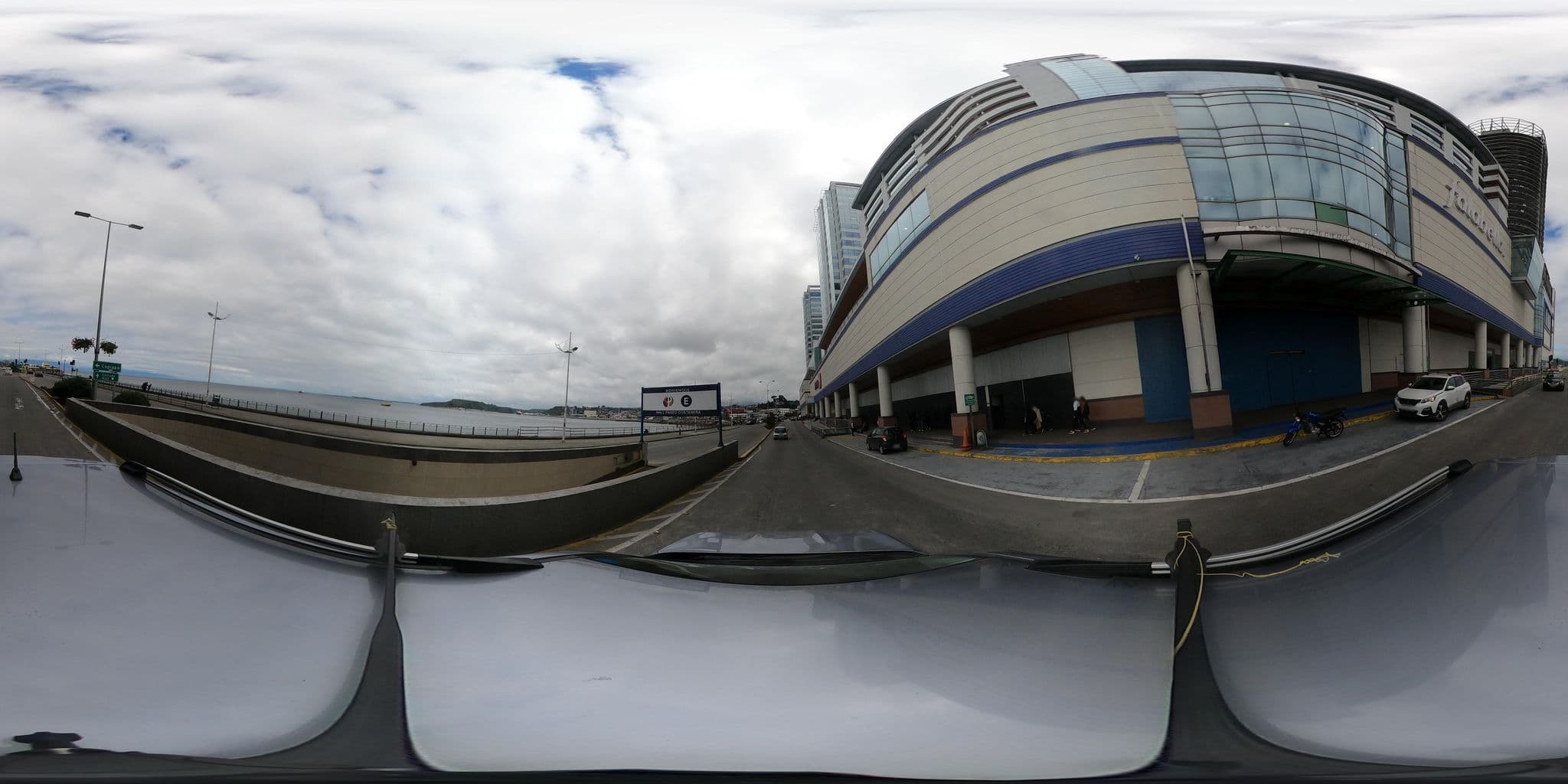 Street view near Novotel Puerto Montt, Puerto Montt — © felipeeugenio (CC BY-SA · Mapillary)