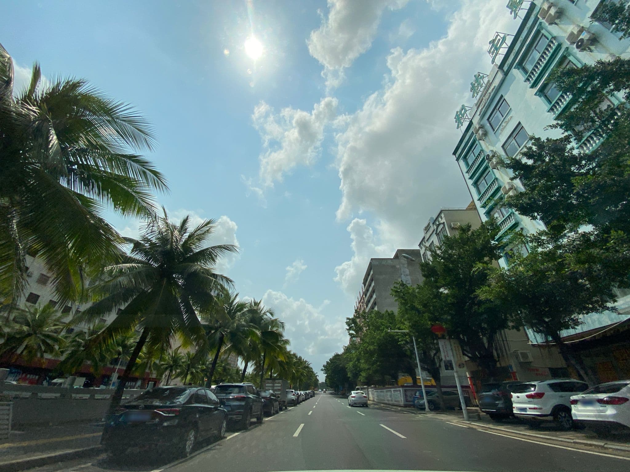 Street view near 天成酒店, Wenchang — © adirricor (CC BY-SA · Mapillary)