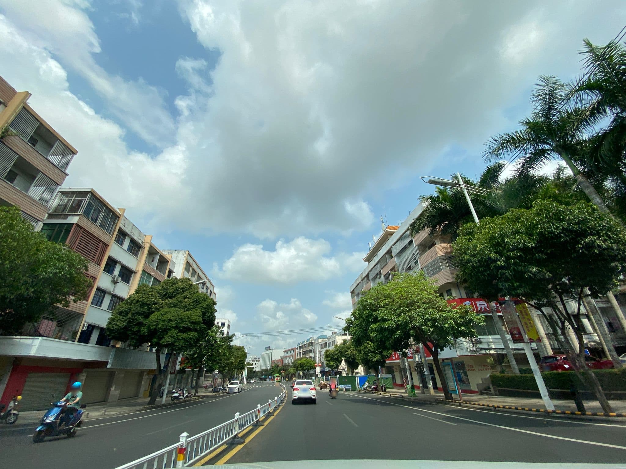 Street view near Wyndham Grand, Wenchang — © adirricor (CC BY-SA · Mapillary)