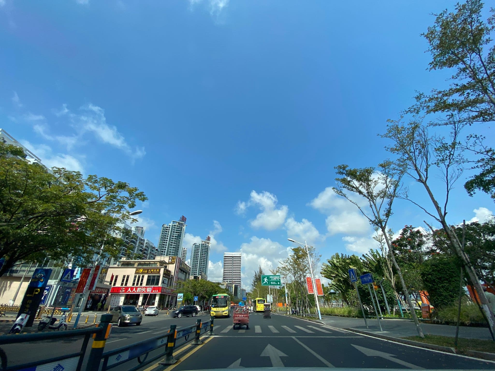 Street view near 陵水泰隆宾馆, Baocheng — © adirricor (CC BY-SA · Mapillary)