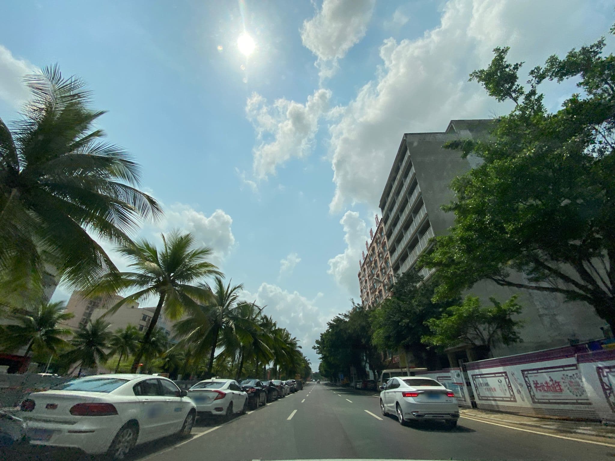 Street view near 金碧园商务酒店, Wenchang — © adirricor (CC BY-SA · Mapillary)