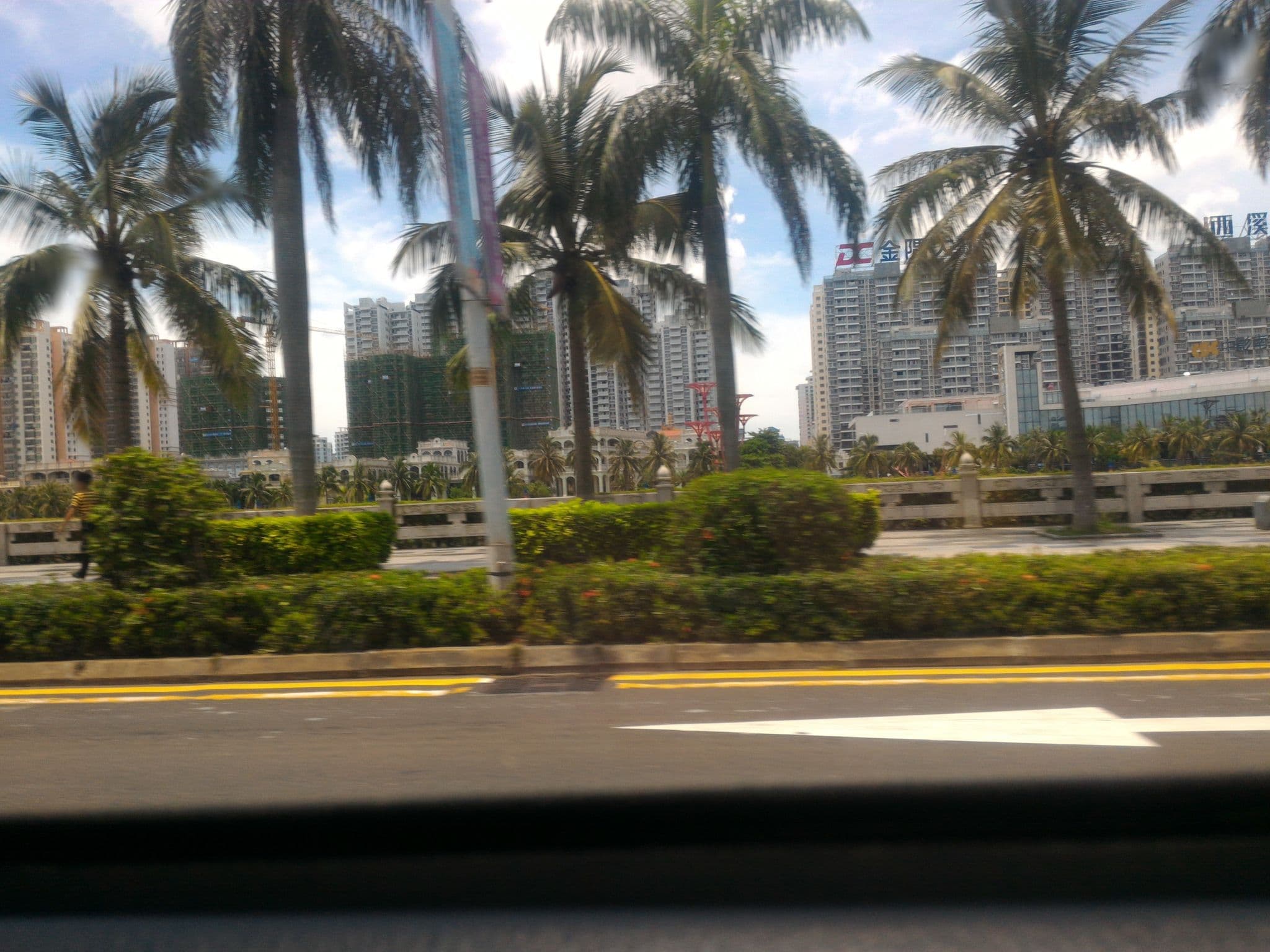 Street view near 海口行海景家庭公寓, Haikou — © ipsmalta (CC BY-SA · Mapillary)