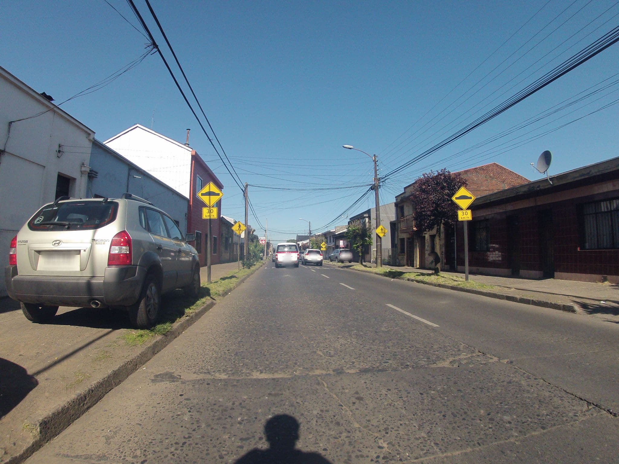 Street view near Hotel La Casa Temuco, Temuco — © dalacost (CC BY-SA · Mapillary)