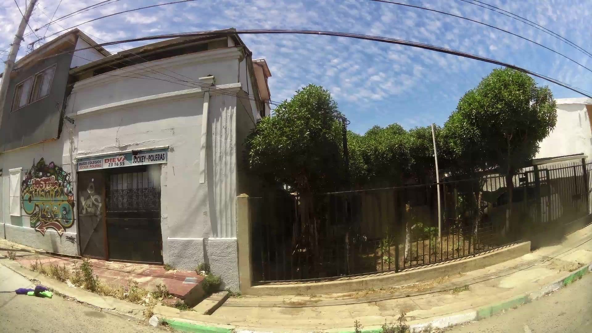 Street view near Hostal Juanito Lazo, Valparaíso — © kaartcam (CC BY-SA · Mapillary)