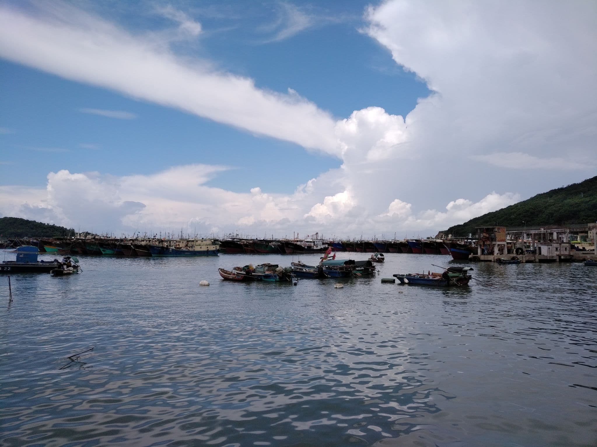 Street view near 阳东县富豪酒店, Yangjiang — © luoxyqing (CC BY-SA · Mapillary)