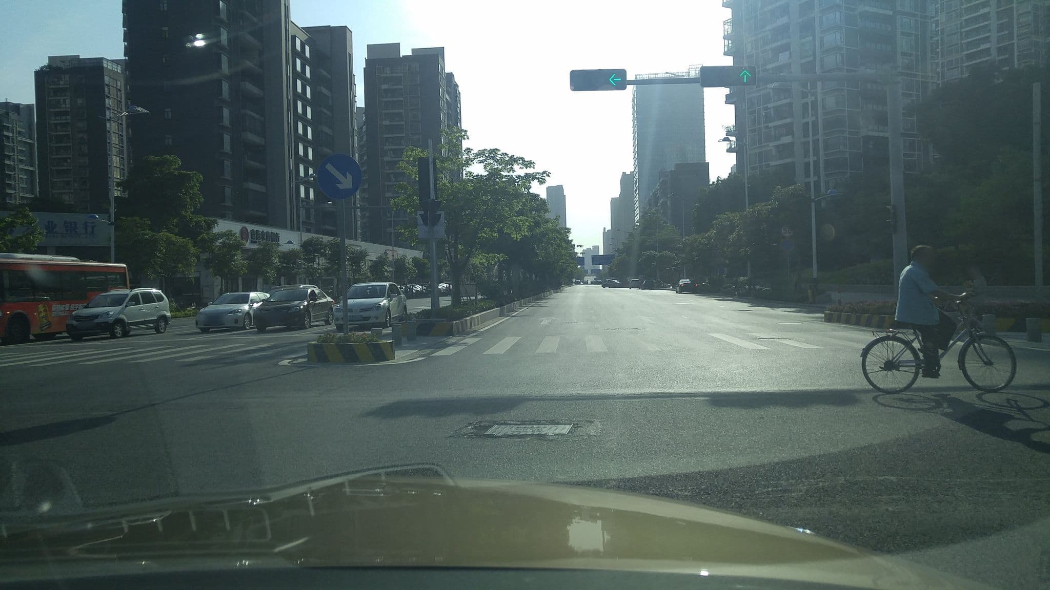Street view near Foshan Marriott Hotel, Foshan — © changchun1 (CC BY-SA · Mapillary)