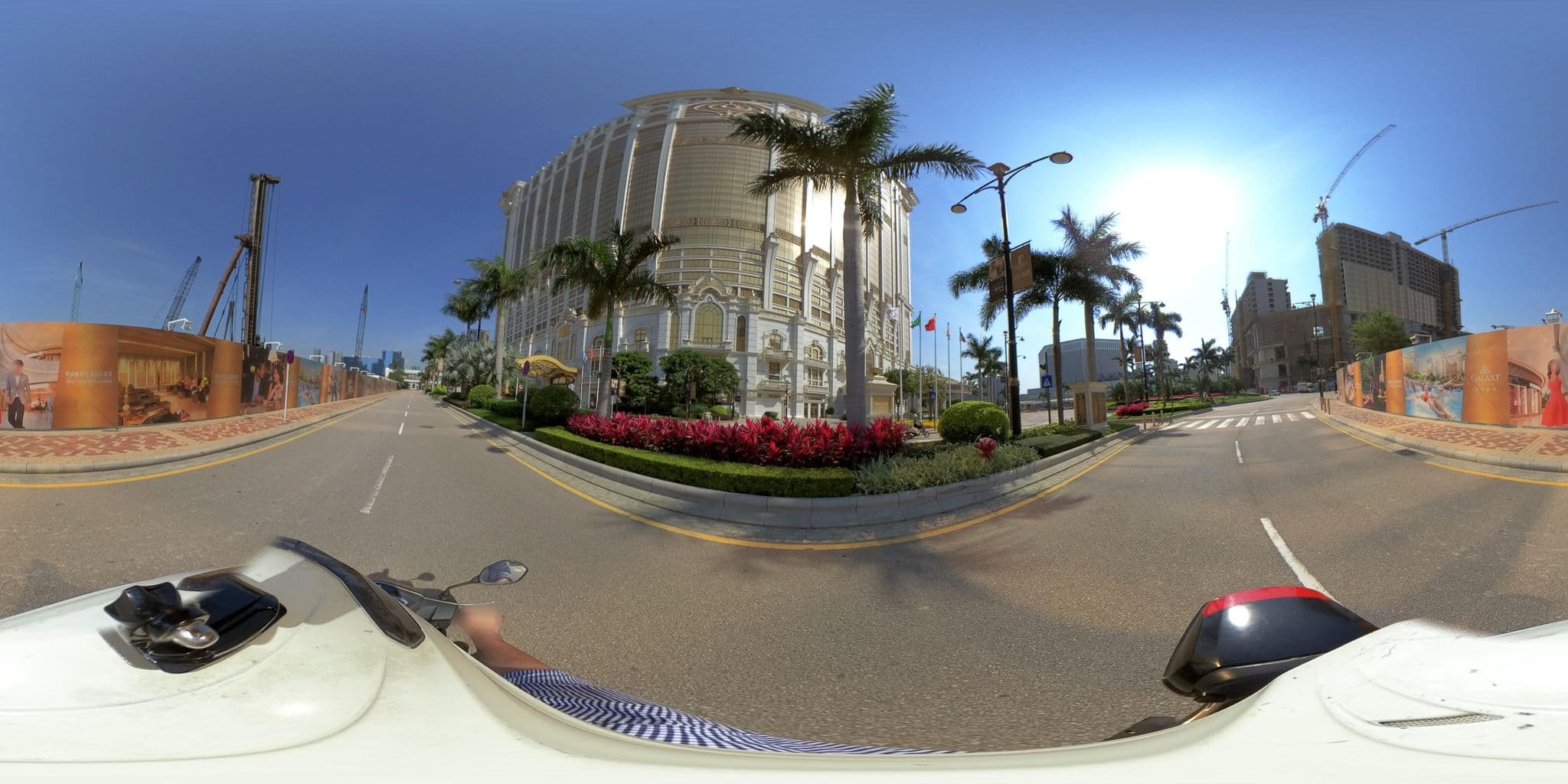 Street view near The Ritz-Carlton Pool, São Lourenço — © joaocsampayo (CC BY-SA · Mapillary)