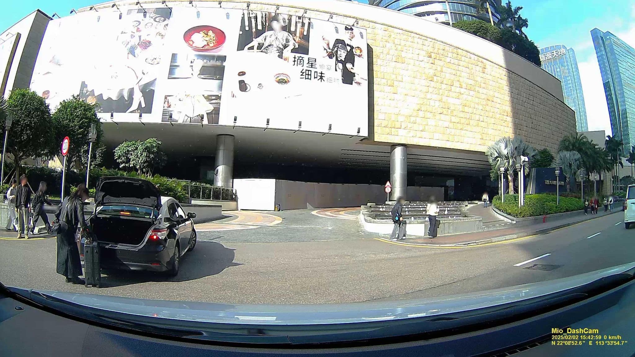 Street view near St Regis Fitness, São Lourenço — © hcyen (CC BY-SA · Mapillary)
