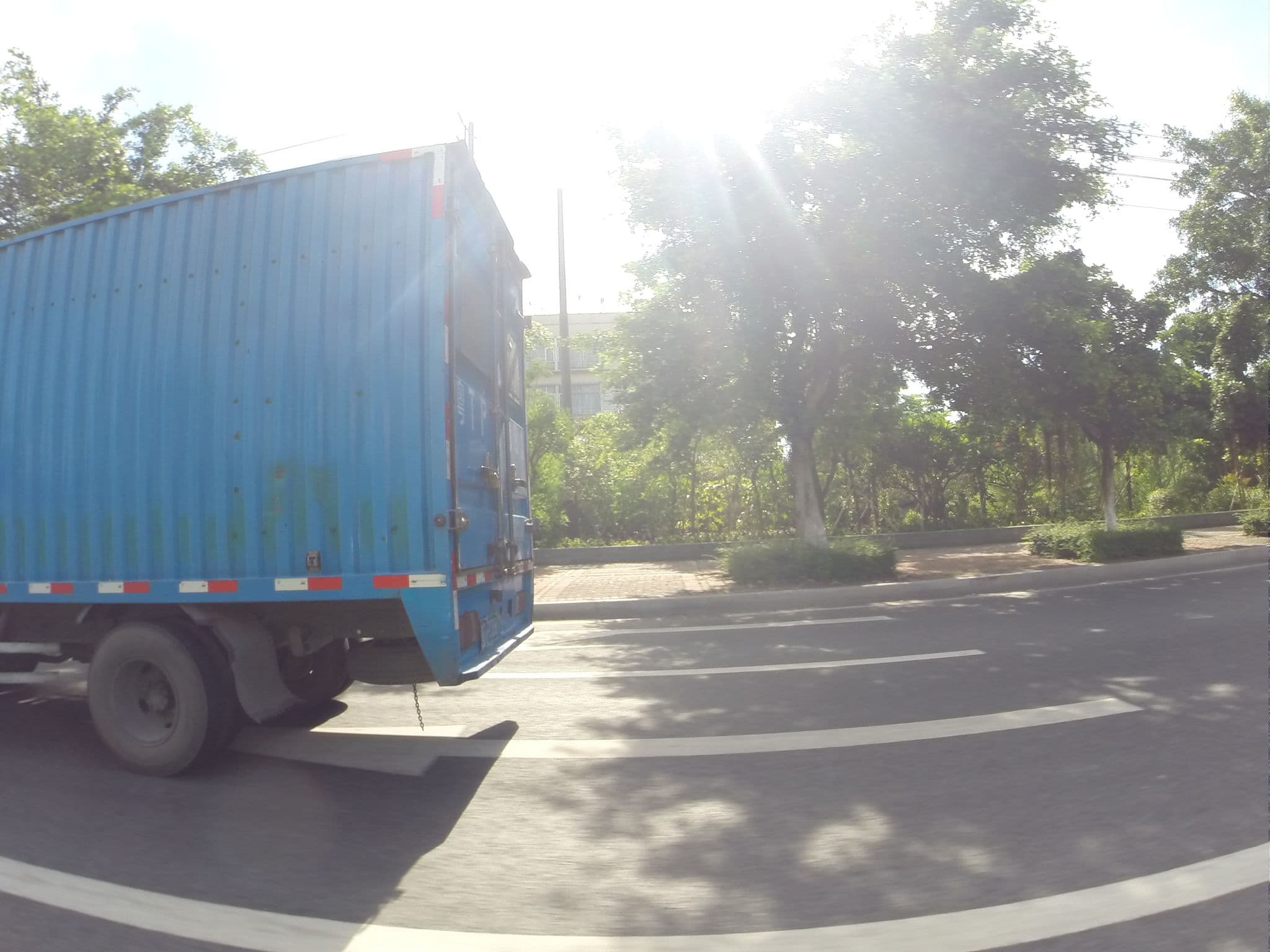 Street view near 中大商务酒店, Zhuhai — © craig_taverner (CC BY-SA · Mapillary)