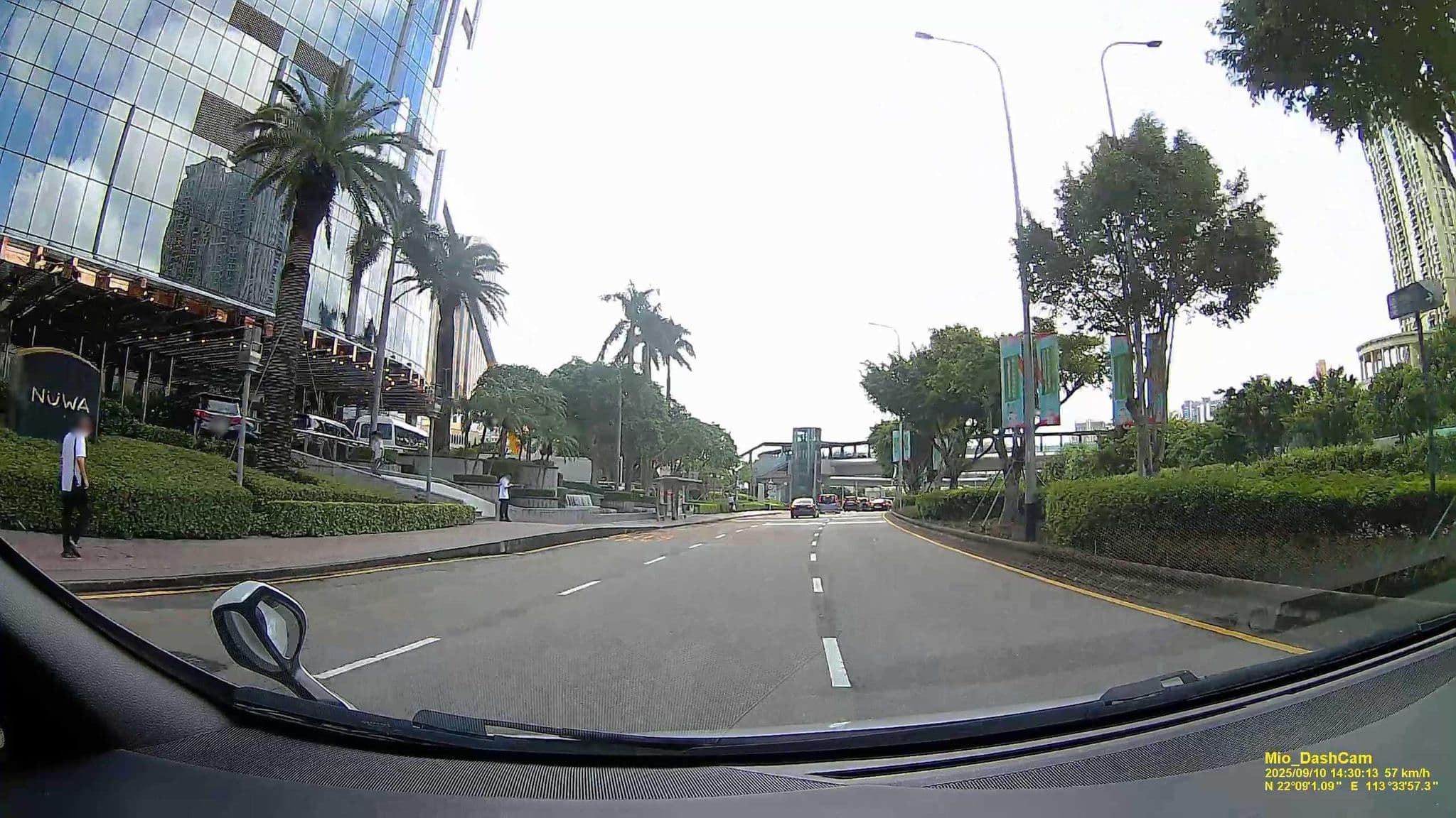 Street view near Crown Towers Macau 皇冠度假酒店, São Lourenço — © hcyen (CC BY-SA · Mapillary)