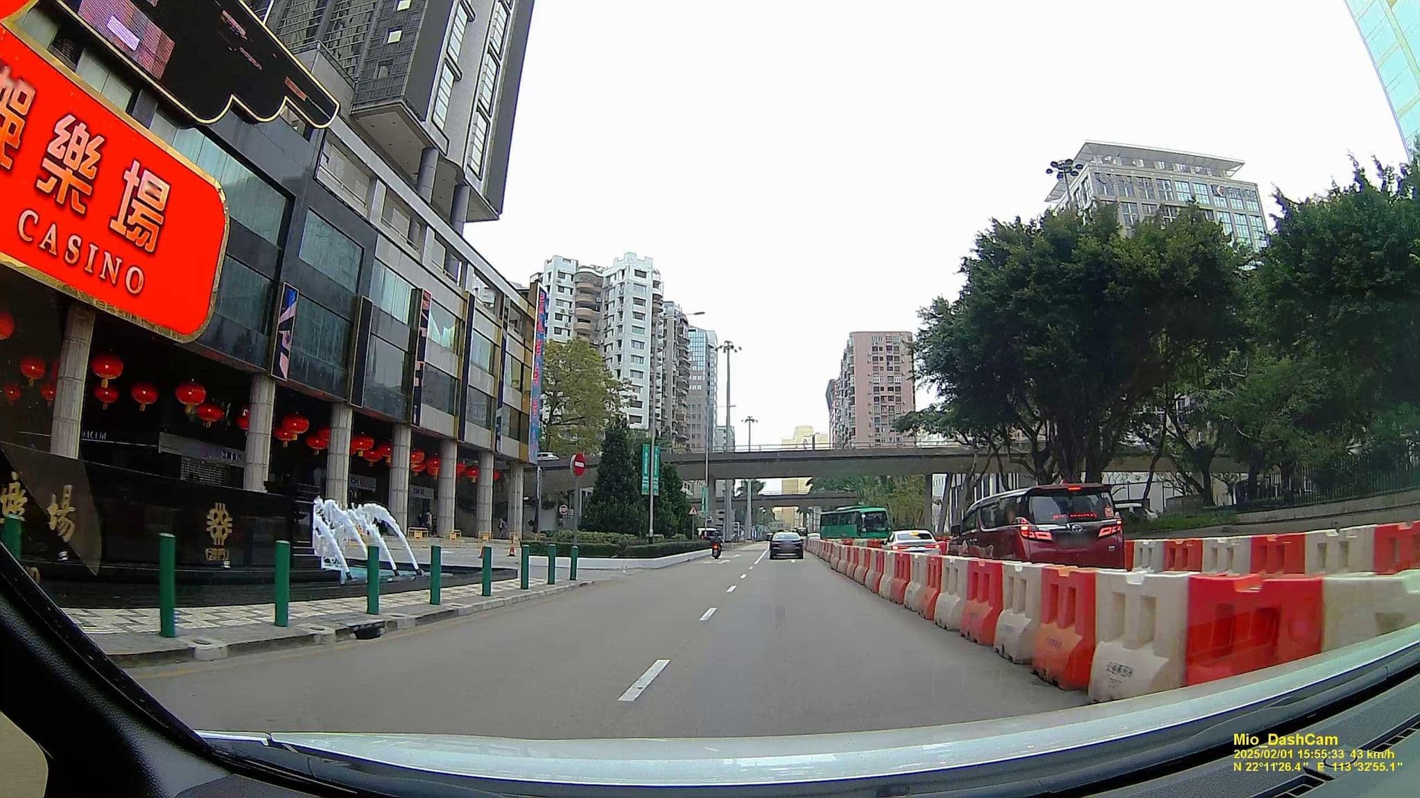 Street view near 澳門置地廣場酒店, São Lázaro — © hcyen (CC BY-SA · Mapillary)
