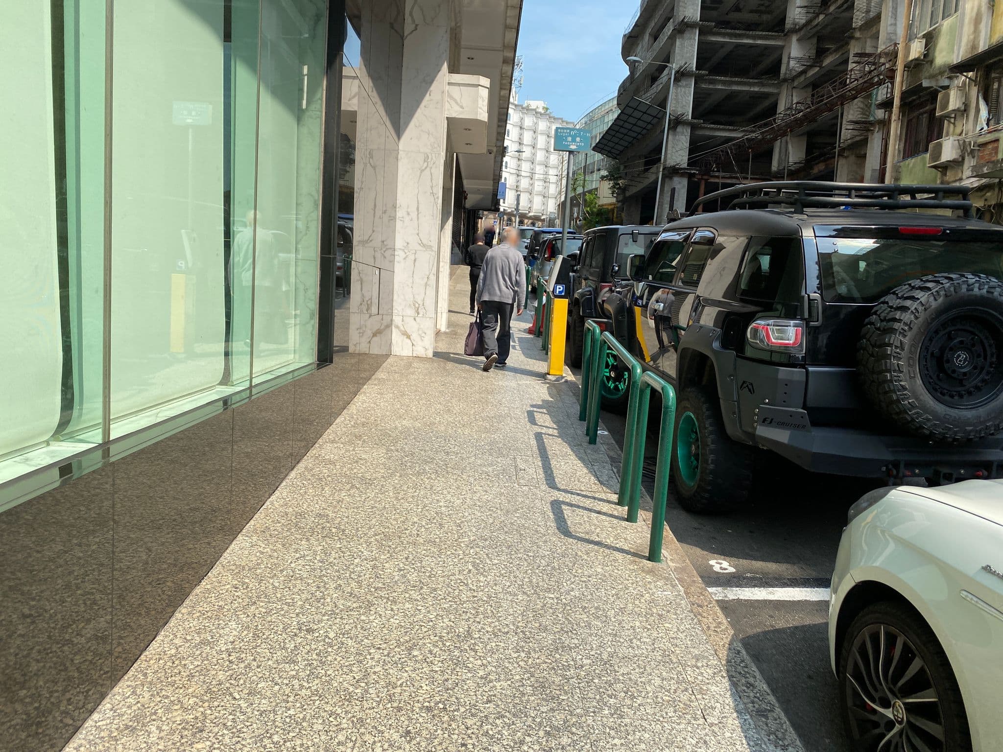 Street view near Hotel Royal Macau 皇都酒店, São Lázaro — © sergestinckwich (CC BY-SA · Mapillary)
