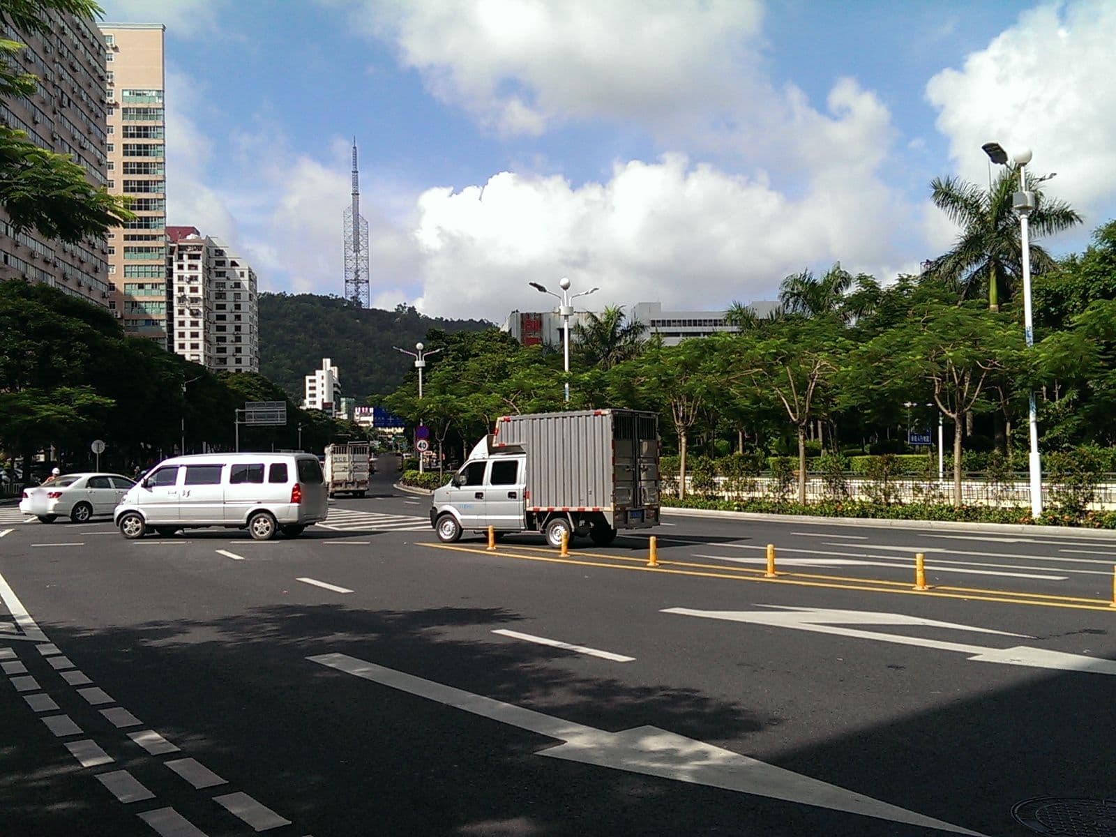 Street view near 锦江之星情侣中路店, Zhuhai — © craig_taverner (CC BY-SA · Mapillary)