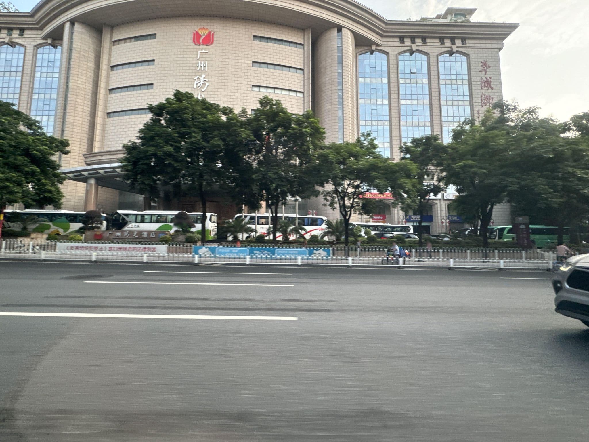 Street view near 广州阳光酒店, Dasha — © filipb (CC BY-SA · Mapillary)