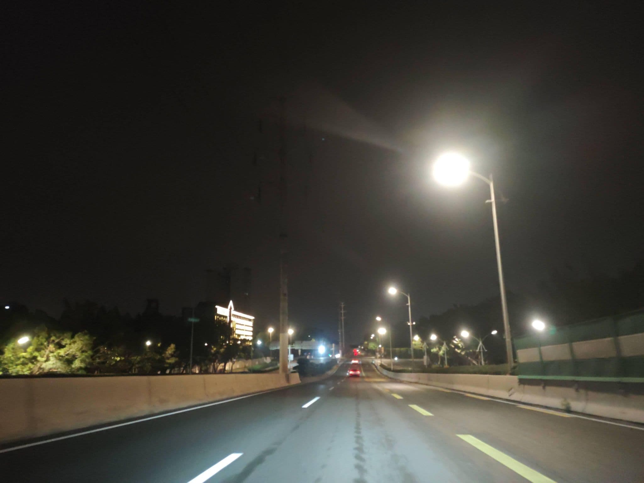 Street view near Oaisi Hotel, Dasha — © Segment3464 (CC BY-SA · Mapillary)