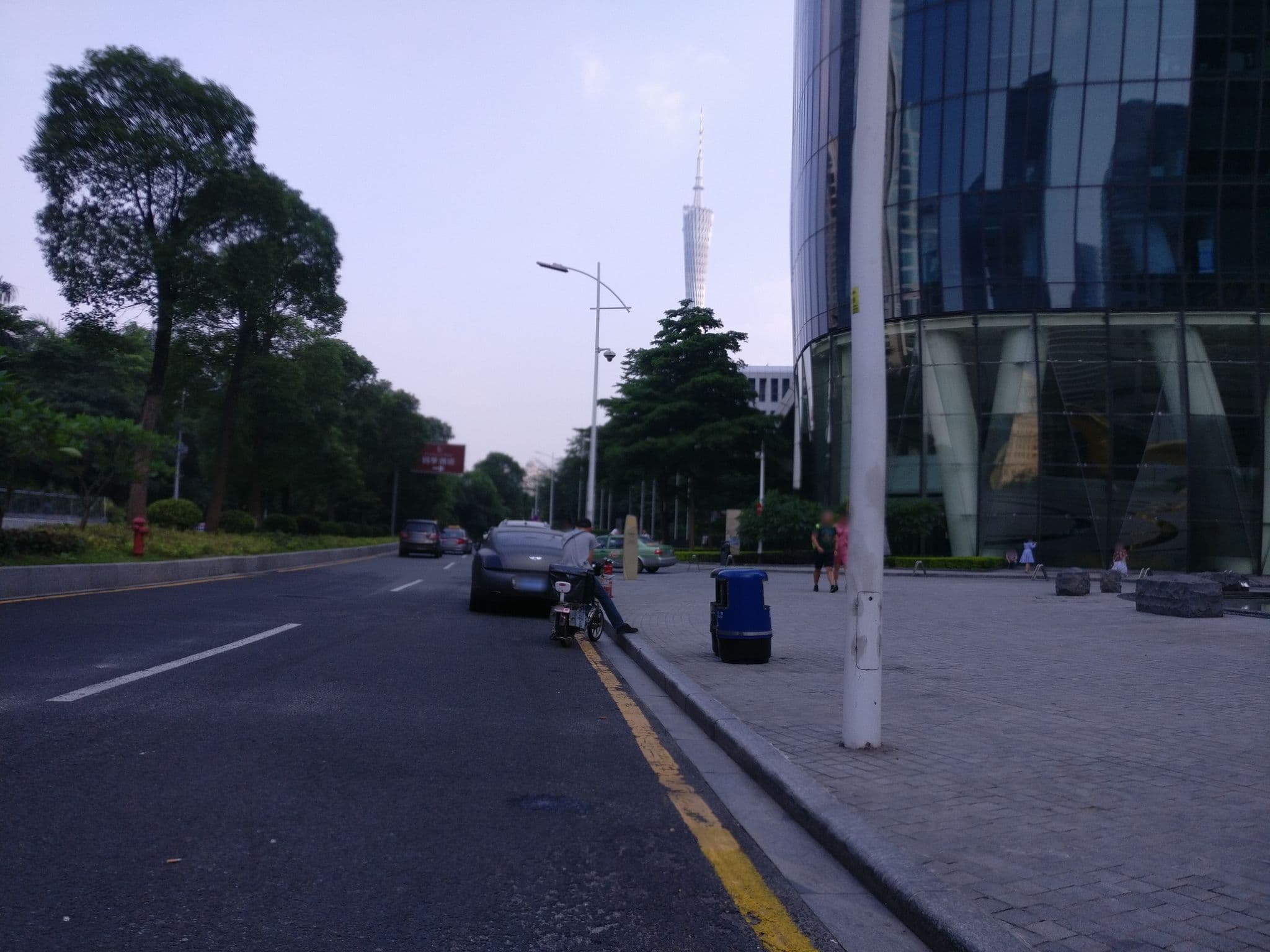 Street view near 嘉裕.礼顿阳光公寓, Guangzhou — © aleung (CC BY-SA · Mapillary)