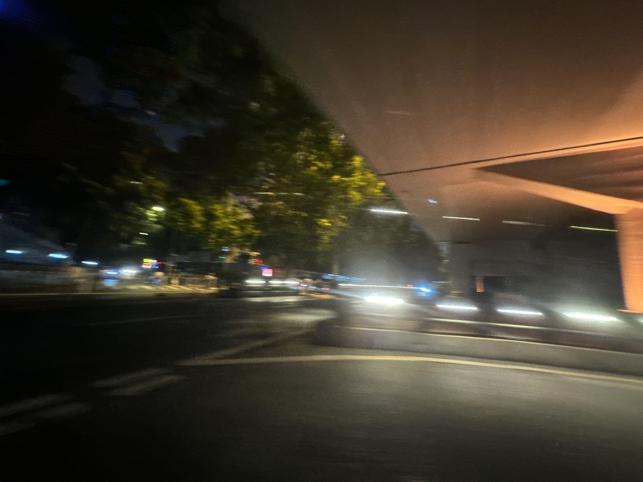 Street view near 广州皇家国际饭店, Guangzhou — © filipb (CC BY-SA · Mapillary)